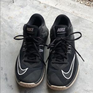 women’s nike air versatile 2 basketball shoes